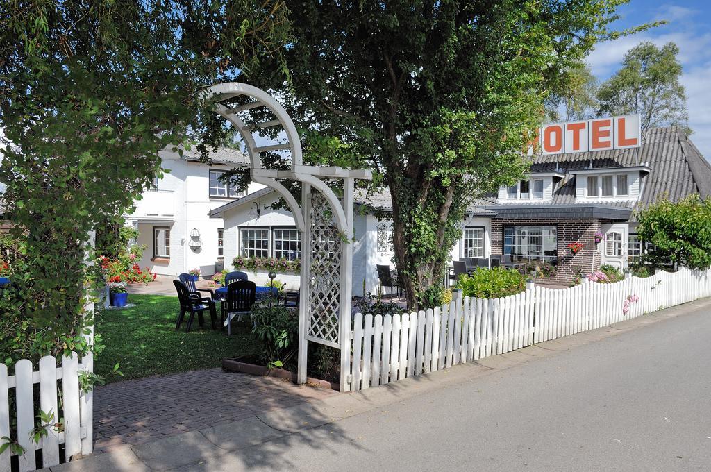 Hotel-Restaurant Faehr-Cafe Niesgrau Eksteriør bilde
